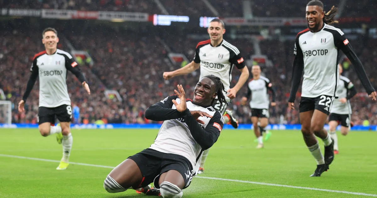 Fulham celebrate their win vs Man United