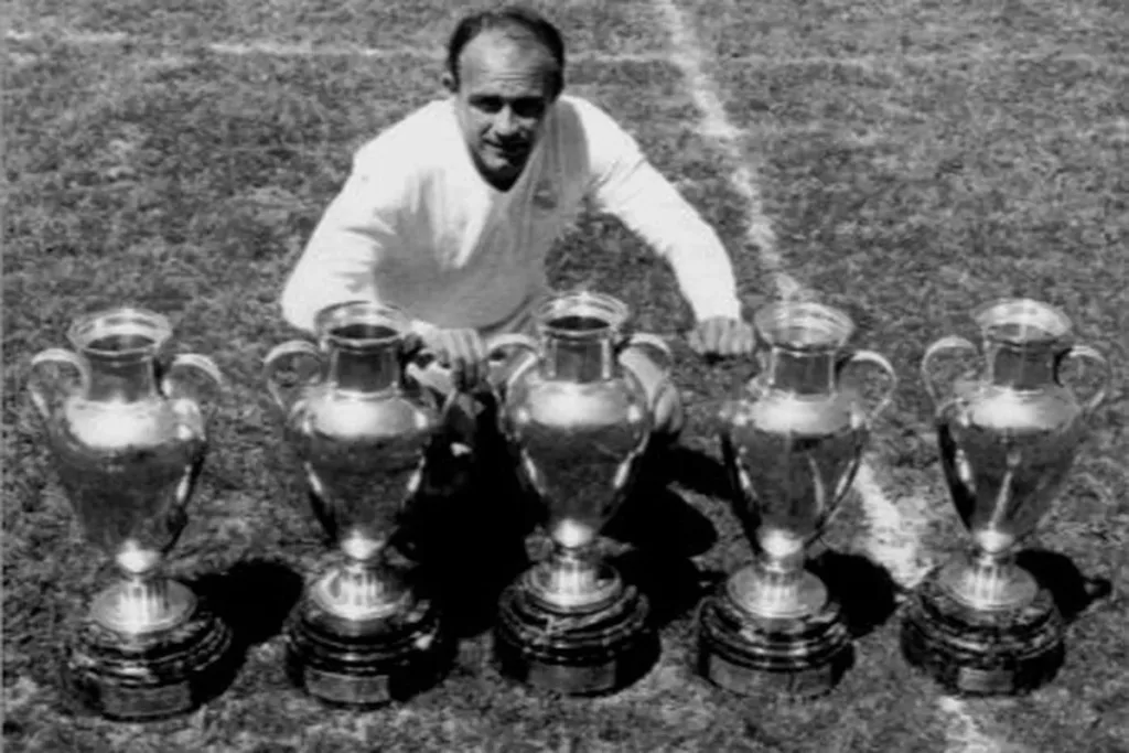 Alfredo di Stefano-Best Soccer Players of All-time