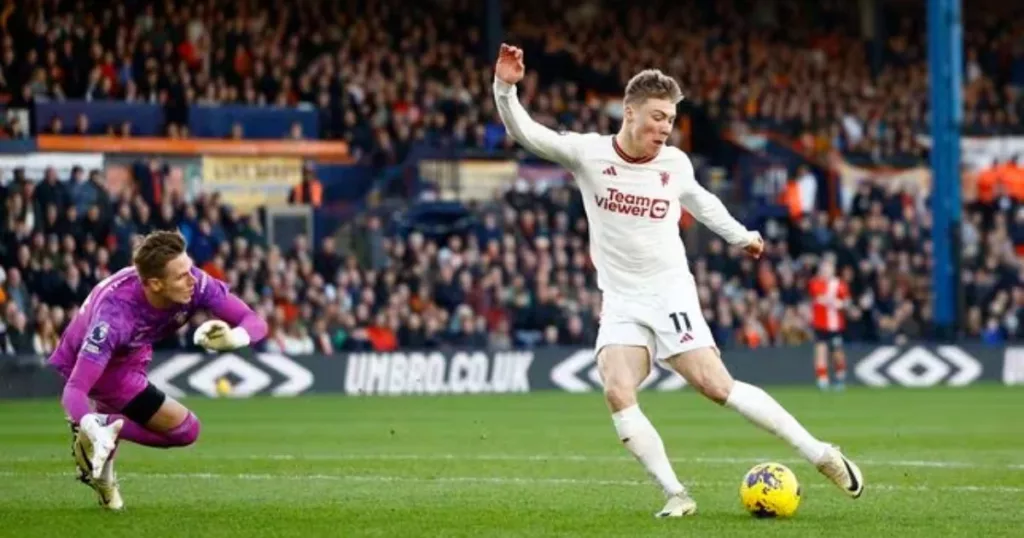 Hojlund against Luton
(Credits: Getty)