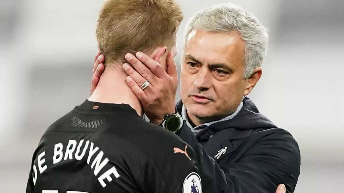 Jose Mourinho and Kevin De Bruyne