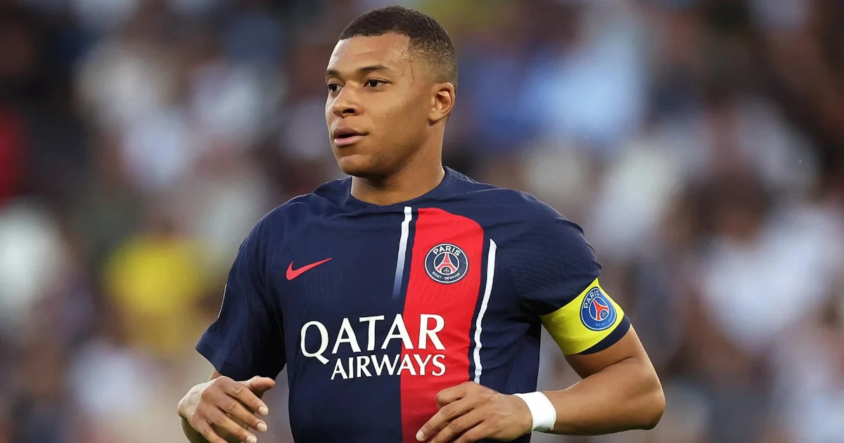 How much Kylian Mbappe earn at Paris Saint-Germain