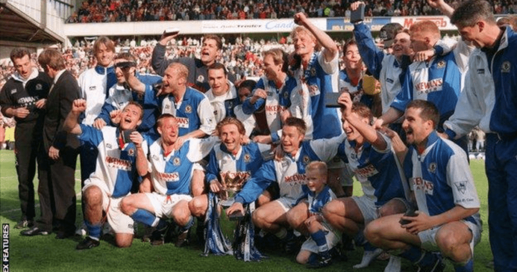 Blackburn Rovers during their 1995 PL win
(Credits: Getty)