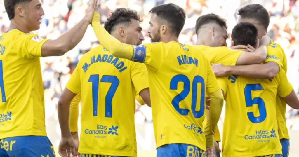Las Palmas celebrate their goal on matchday 26