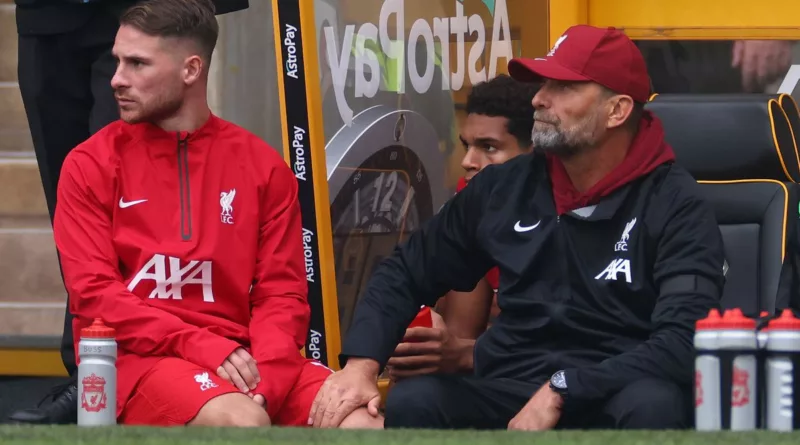 Alexis MacAllister and Jurgen Klopp