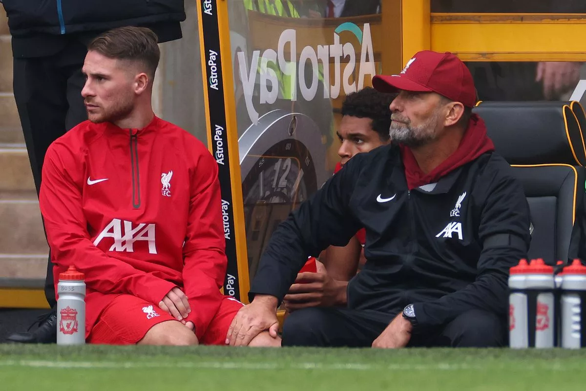 Alexis MacAllister and Jurgen Klopp