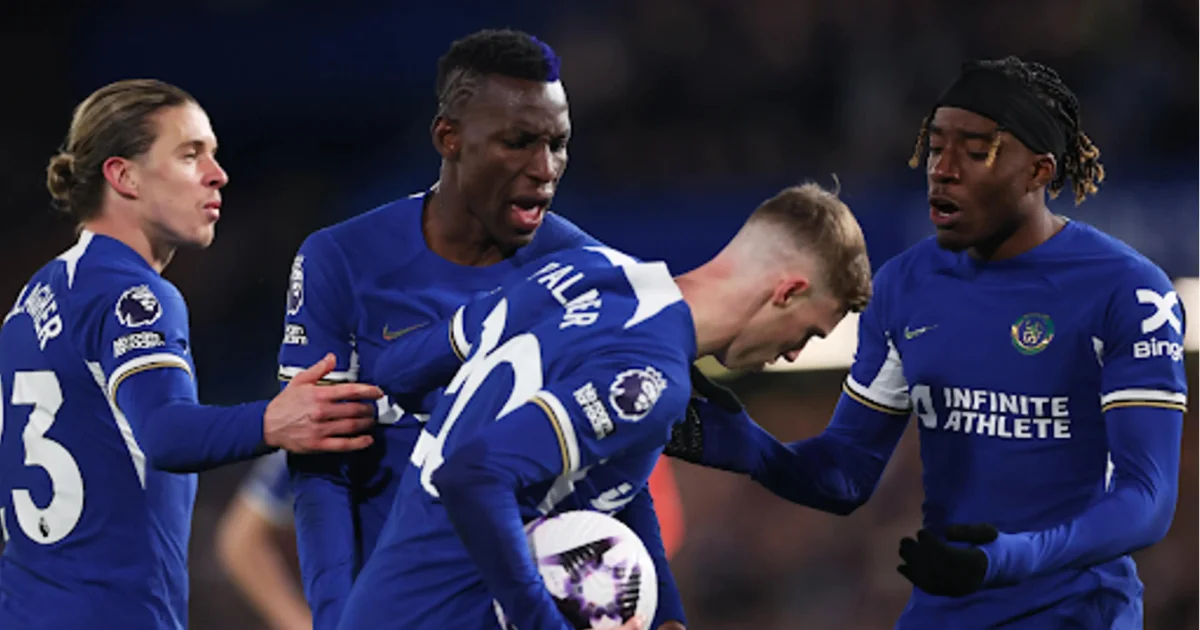 Chelsea players Nicolas Jackson and Noni Madueke argue over penalty kick