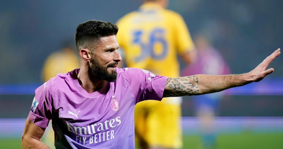 Olivier Giroud ahead of AC Milan vs AS Roma