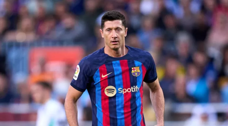 Robert Lewandowski fired a hat-trick to give Barcelona win over Valencia