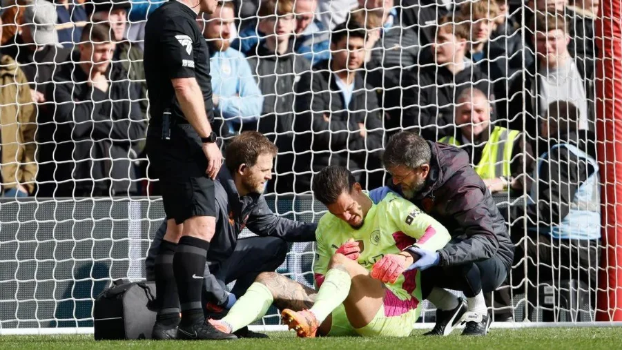 Guardiola Concerned Over Ederson Injury