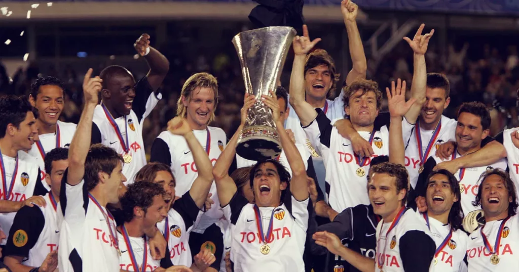 Valencia winning the UEFA Europa League in 2003/2004 season (Credits: Getty)
