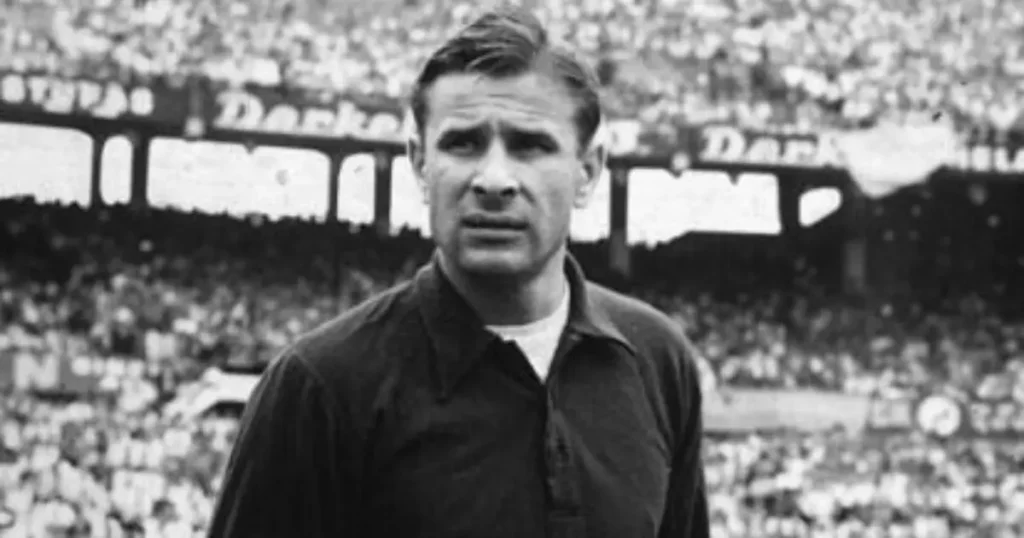 Lev Yashin (Image Credit: X / @AcervoComunista)