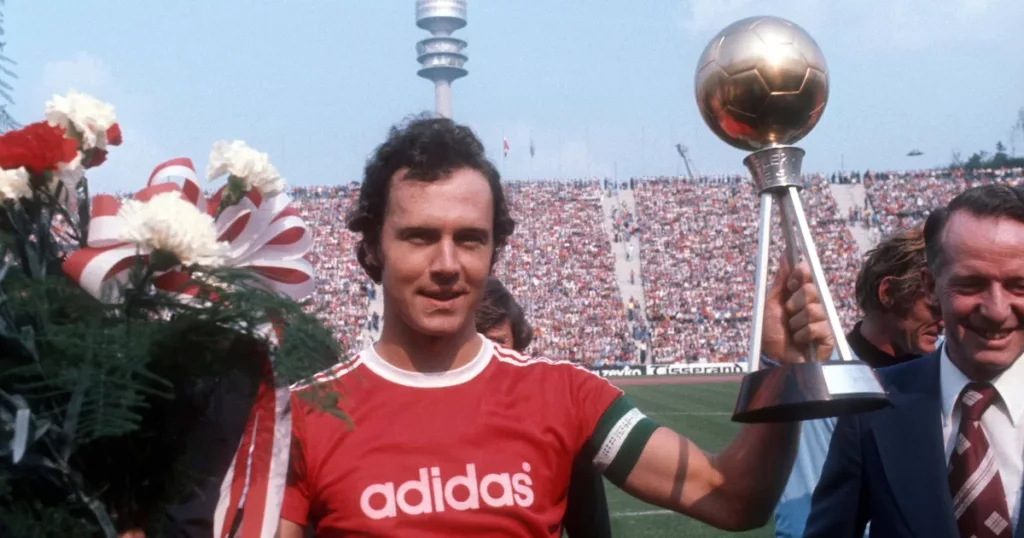 Franz Beckenbauer with the Intercontinental Cup