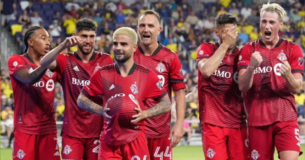 From Left to Right: Jahkeele Marshall-Rutty, Jonathan Osorio, Lorenzo Insigne, Domenico Criscito, Jesús Jiménez and Lukas MacNaughton