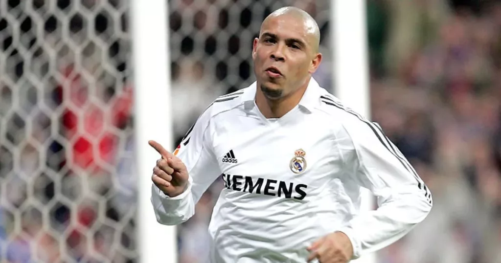 Ronaldo Nazário is another player who has played for both FC Barcelona and Real Madrid