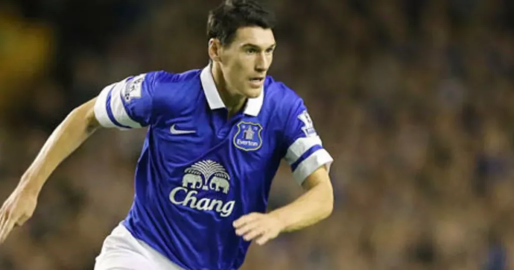 Gareth Barry is the footballer with the most appearances in the Premier League