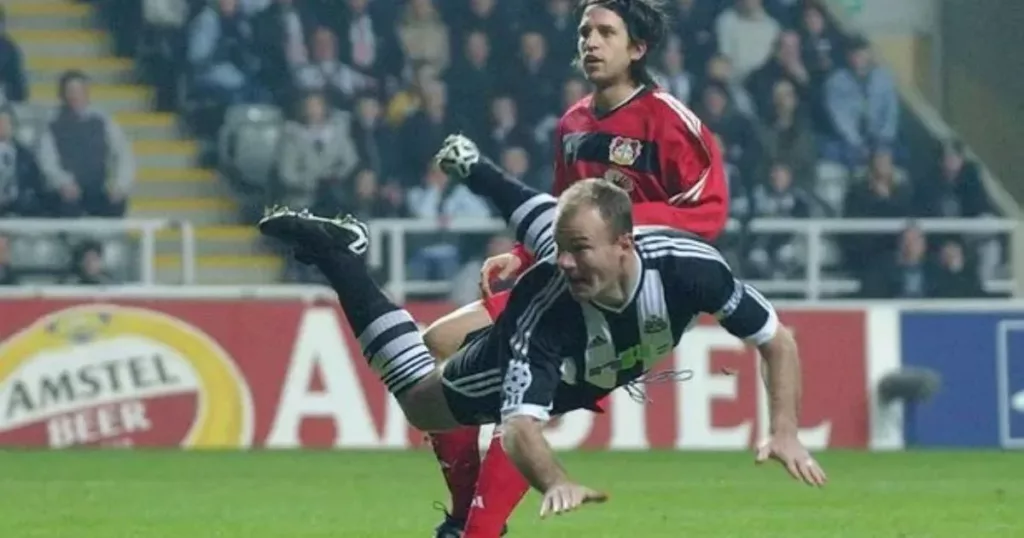 Alan Shearer's header vs Bayern