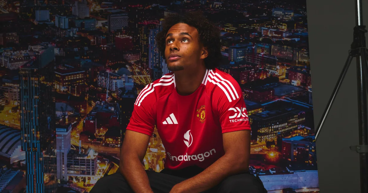 Manchester United's new signing Joshua Zirkzee