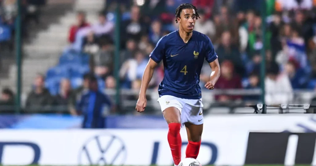 Leny Yoro for France U23