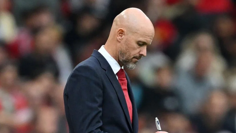 Manchester United boss Erik ten Hag left frustrated after Mohamed Salah nets third goal