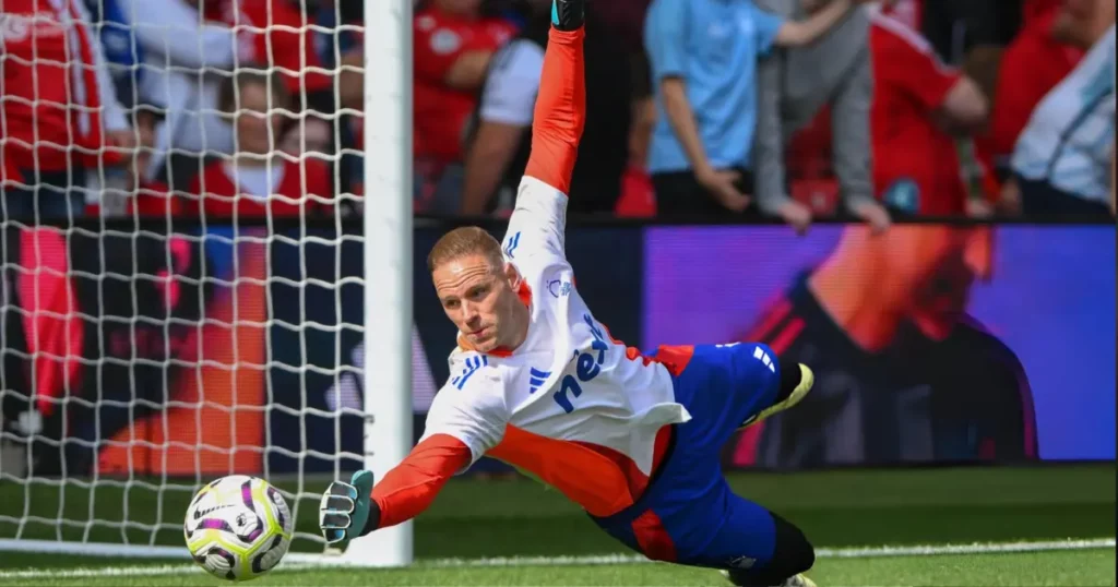 Nottingham Forest's goalkeeper Matz Sels