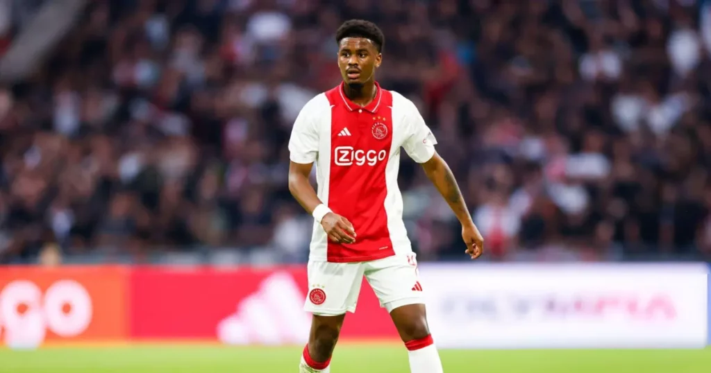 Jorrel Hato featuring for Ajax