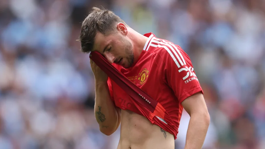 Manchester United dealt with Mason Mount injury blow as Englishman could be out after latest setback