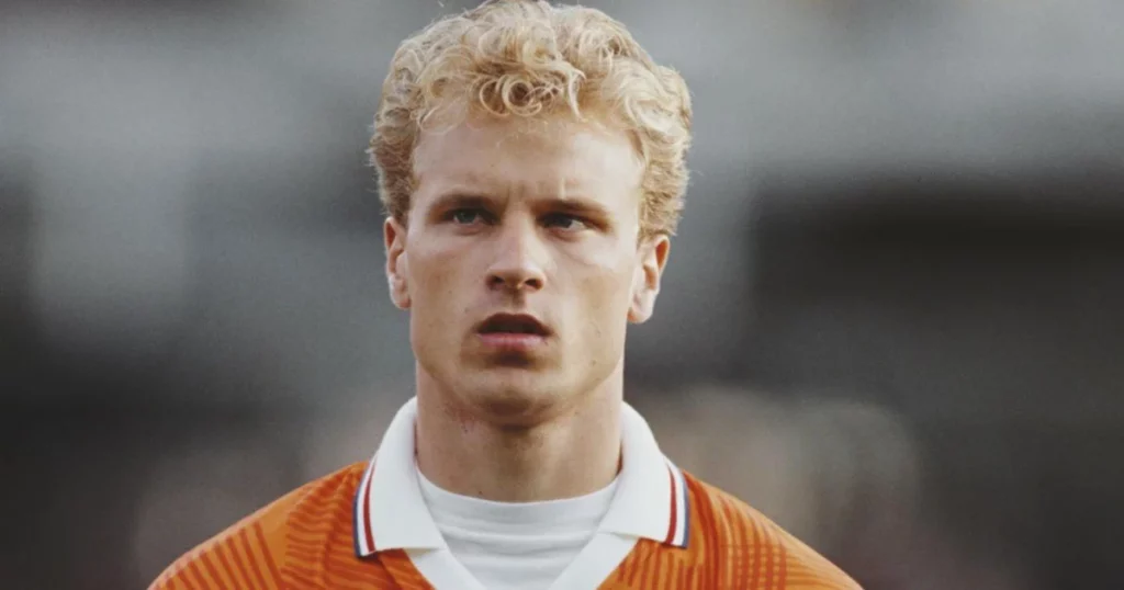 Denis Bergkamp during national anthem