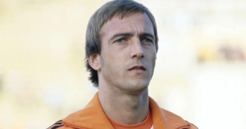 Johan Neeskens during national anthem