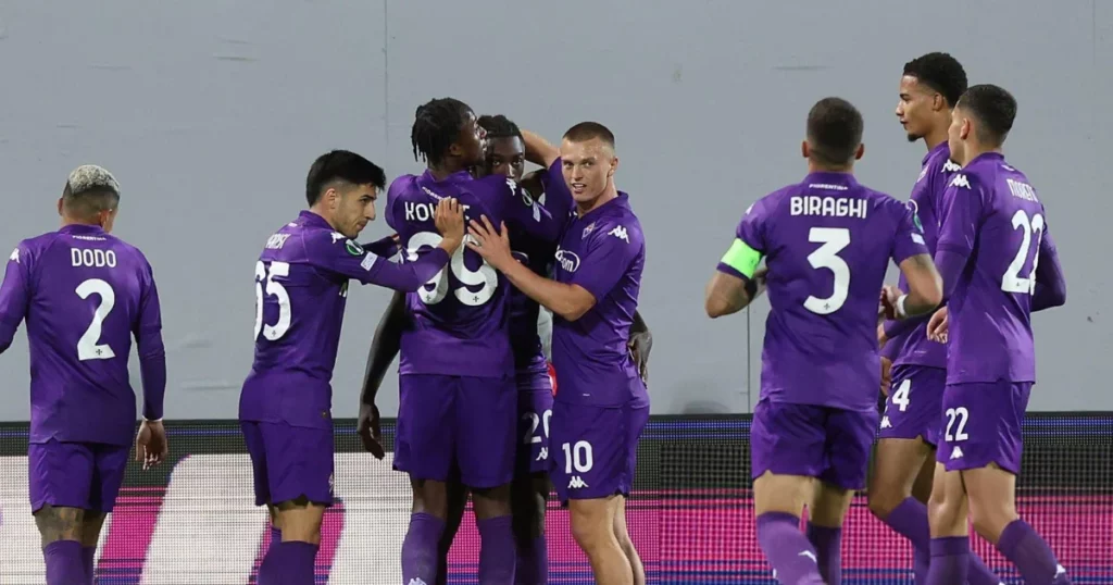 Fiorentina players celebrating their goal