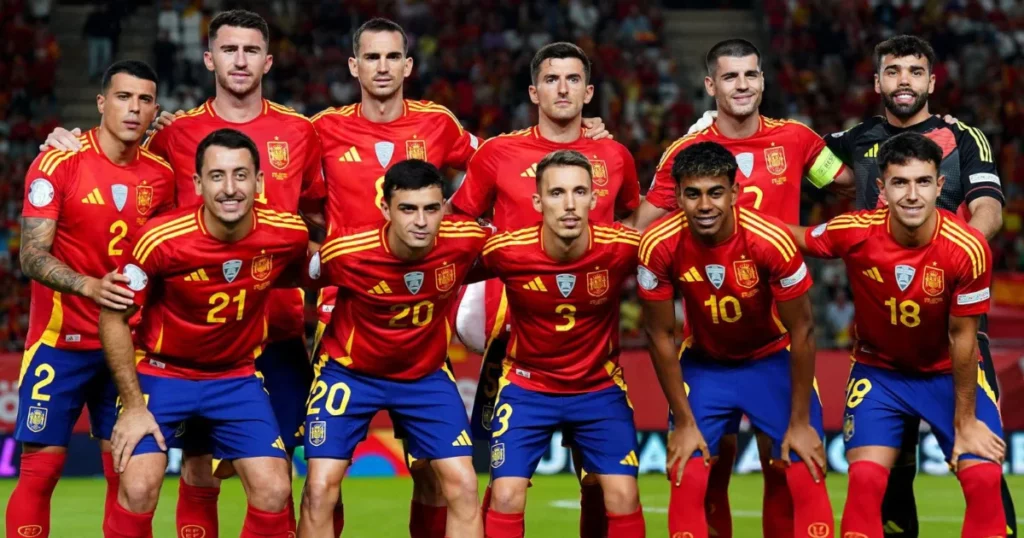 Spain players ahead of the start of the game 