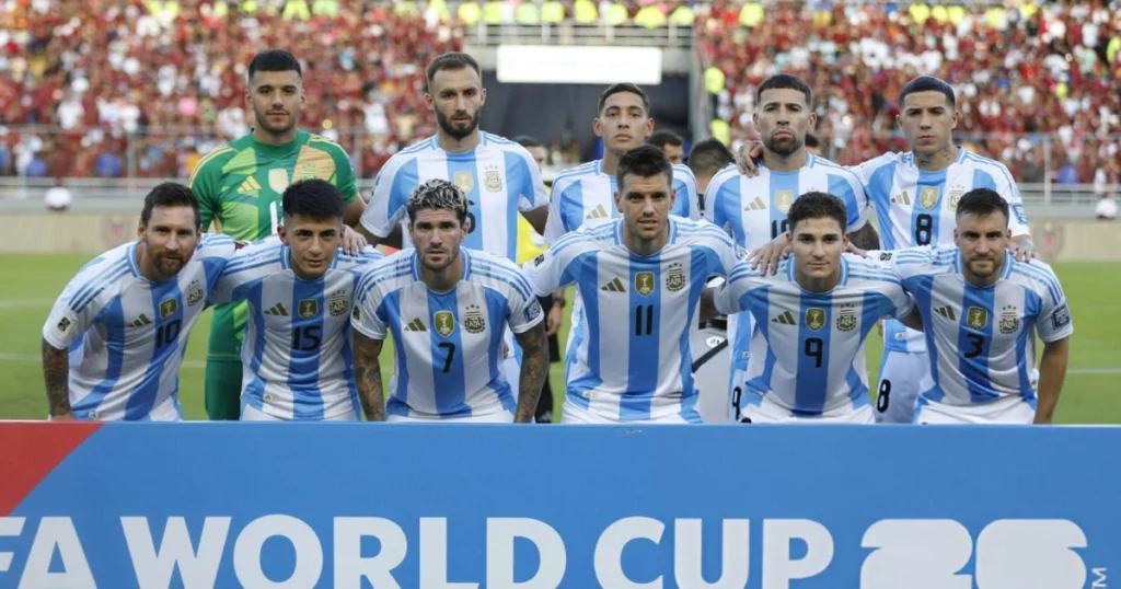 Argentina players posing before their game against Venezuela