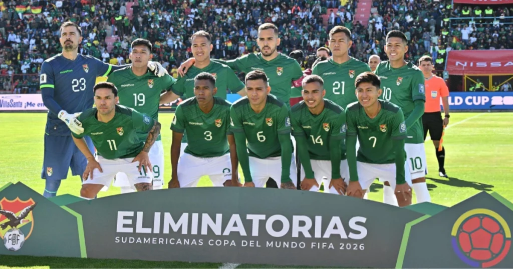 Bolivia players posing before their game against Colombia 