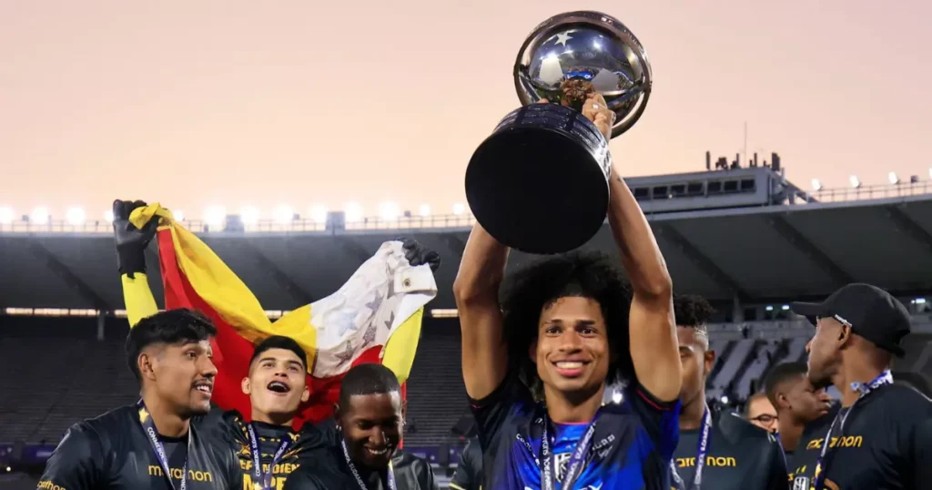 Marco Angulo with trophy