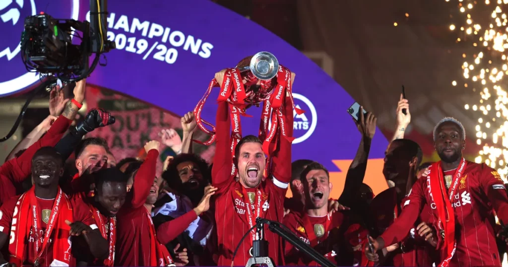 Liverpool squad with Premier League trophy best premier leagues clubs