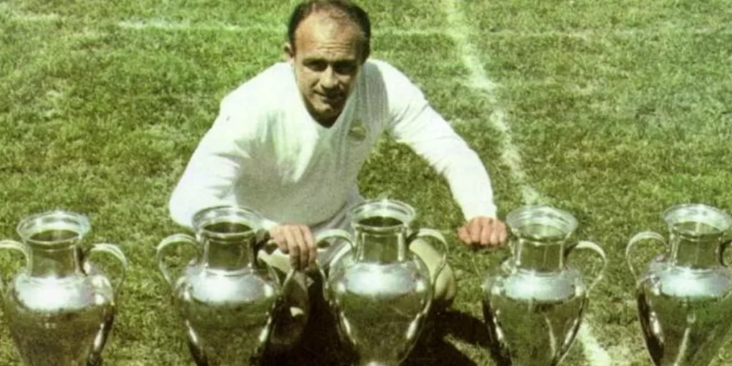 Alfredo di Stefano with his European Cups