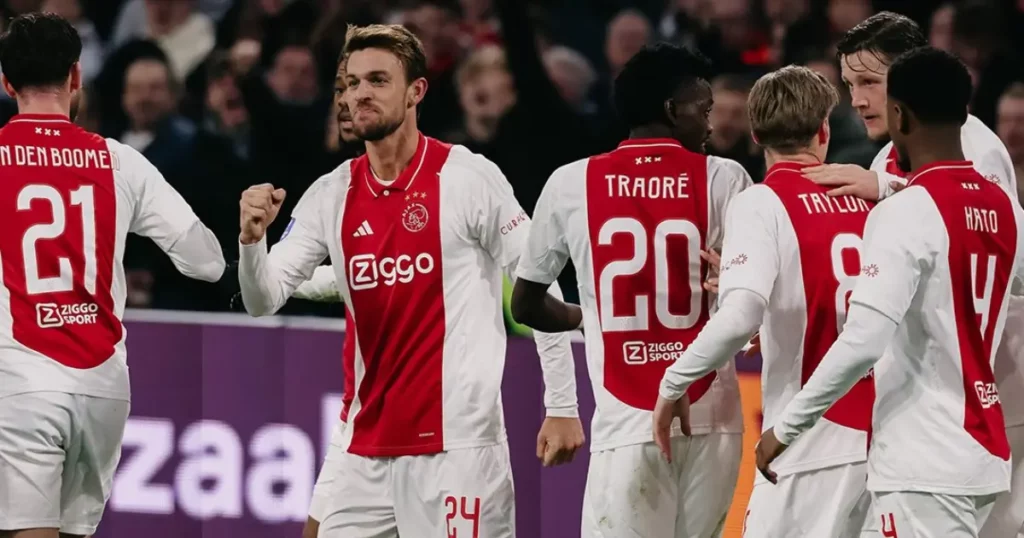 Ajax Players celebrating a goal at Johan Cruyff Arena (Credit: Twitter)