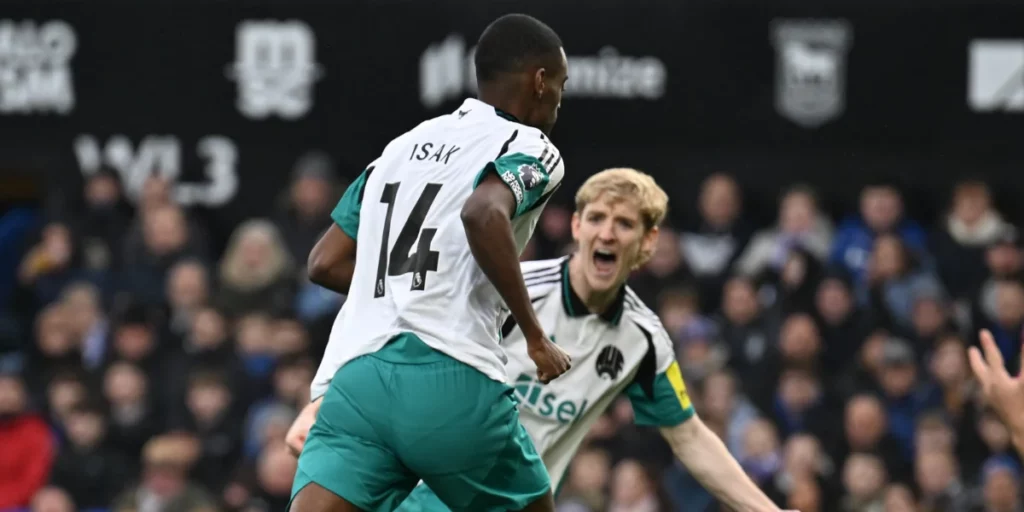 Alexander Isak after scoring the goal