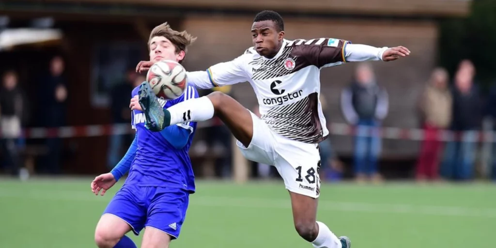 Youssoufa Moukoko for St Pauli (Jersey number 18 in White)