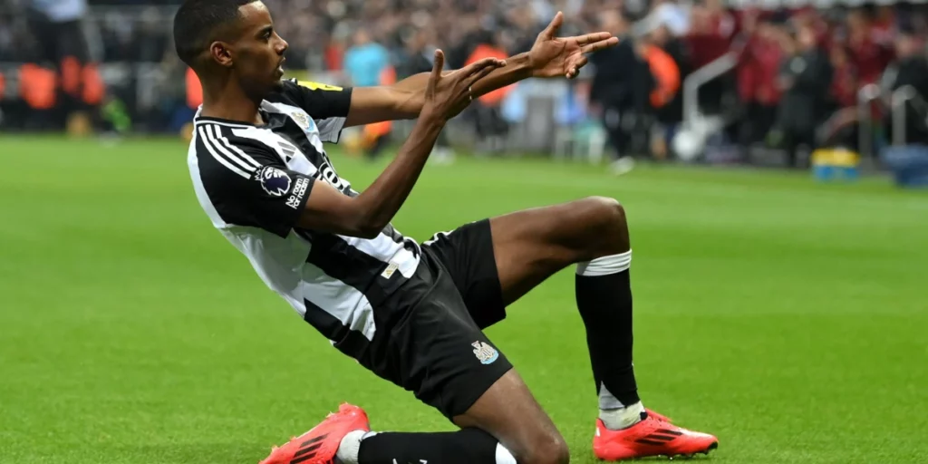 Alexander Isak celebrating against Liverpool 