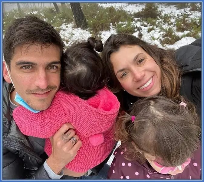 Gerard Moreno and his wife Nuria Moreno along with their two daughters.
