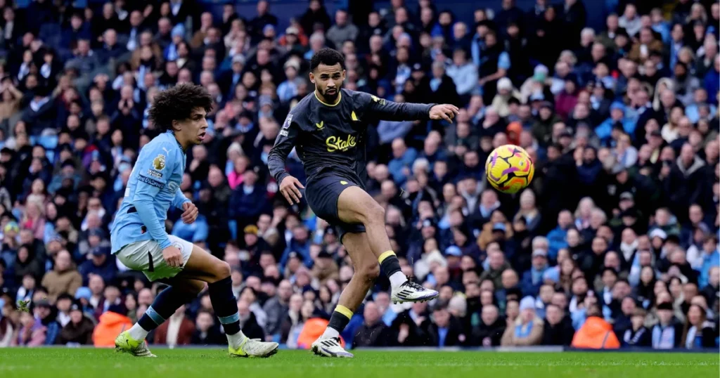 Everton Player Against Man City (Images via Twitter)