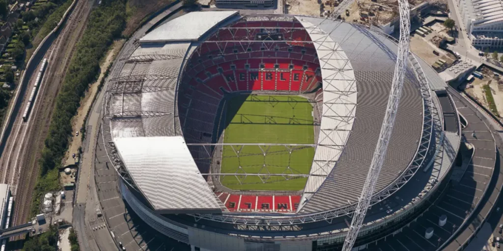 The New Wembley Stadium has a retractable roof 