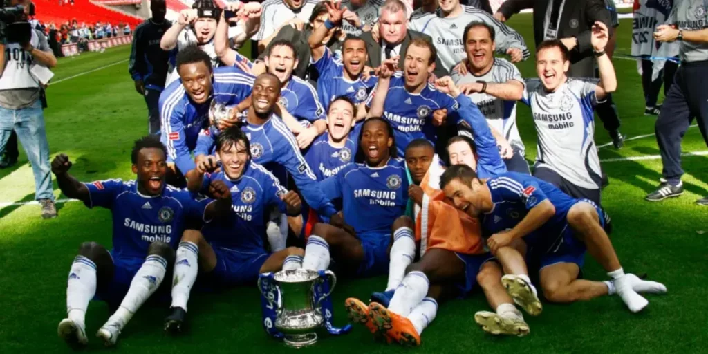 Chelsea with the FA Cup trophy in 2007 