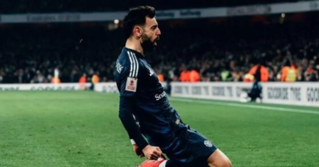 
Fernandes celebrates his goal for Manchester United