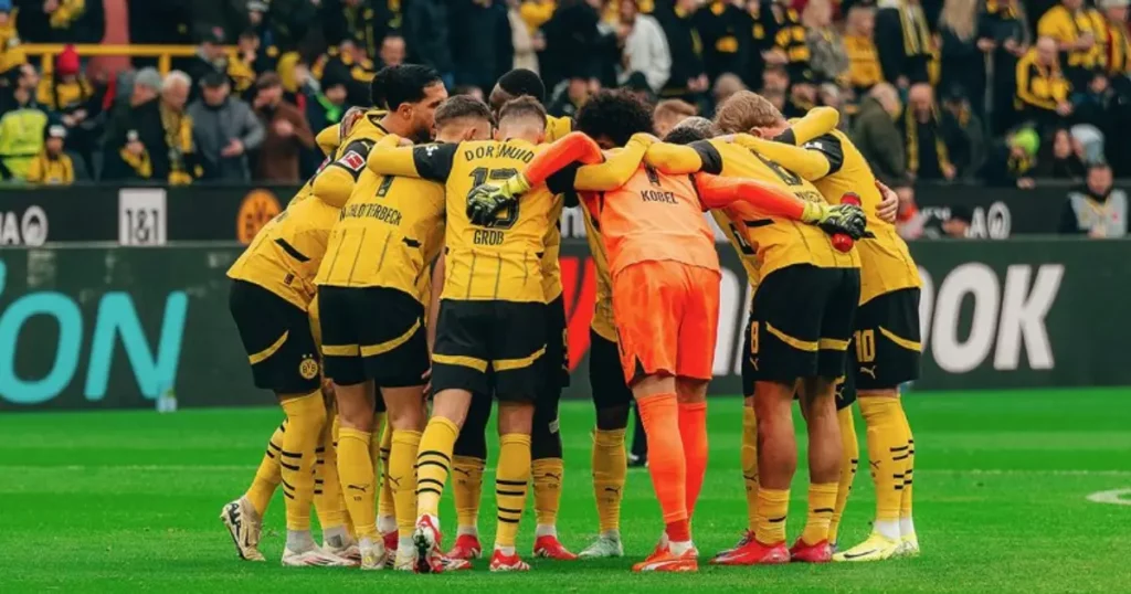 Borussia Dortmund players ahead of Bundesliga game (Credit: @FCH1846/X)