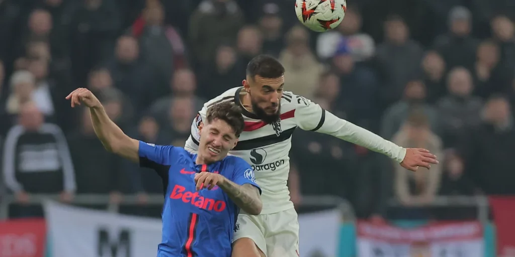 Both teams engaged in a defensive duel