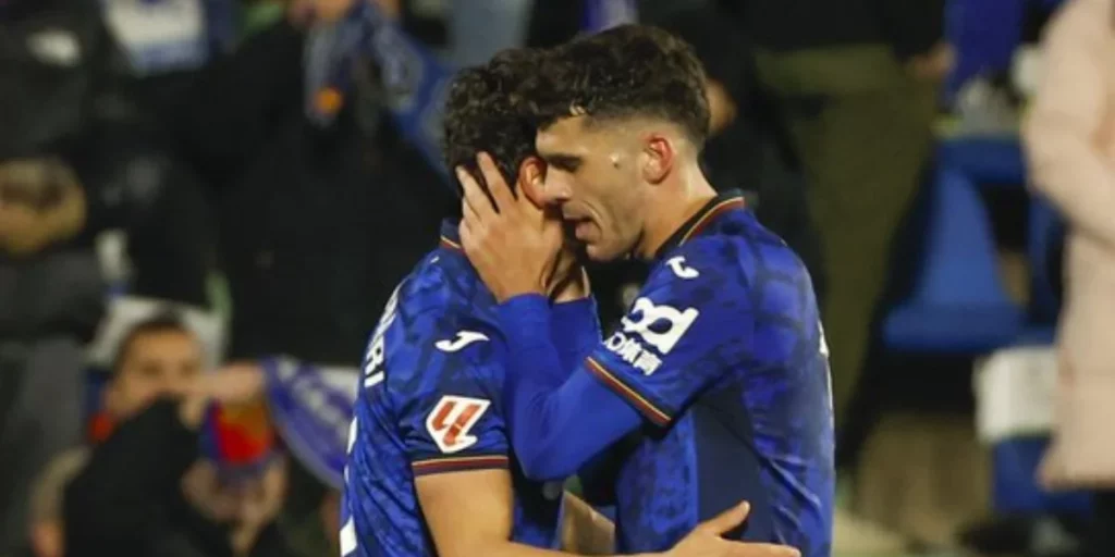 Getafe Celebrating Their Goal 