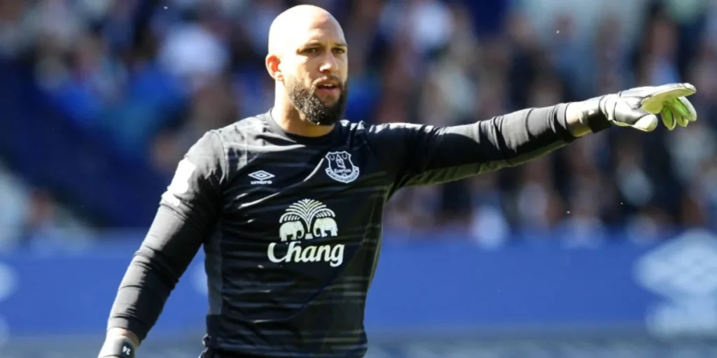 Tim Howard leading Everton