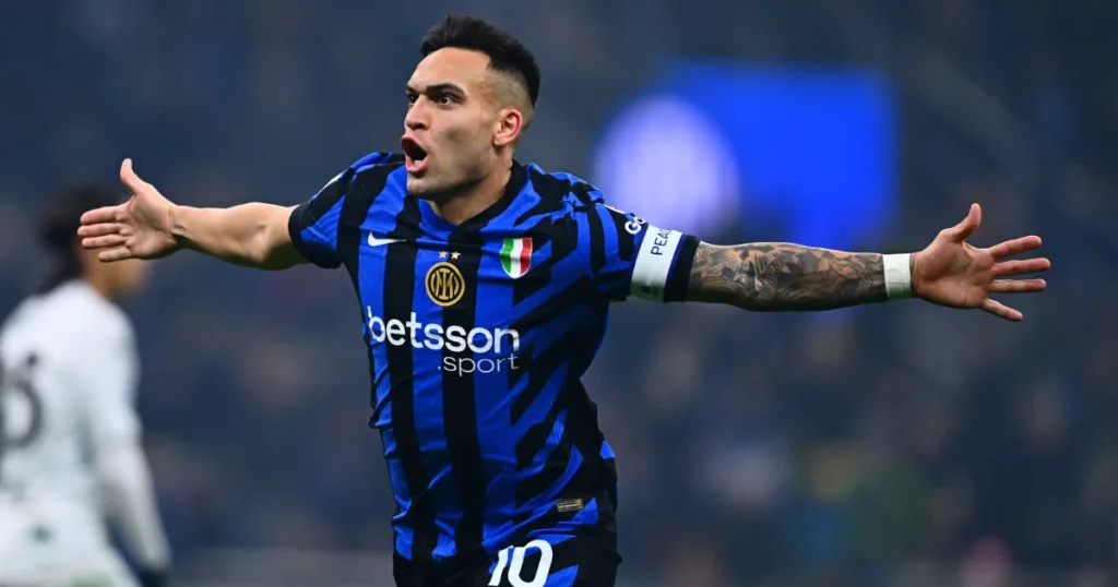 Lautaro Martinez celebrating his goal against Empoli 