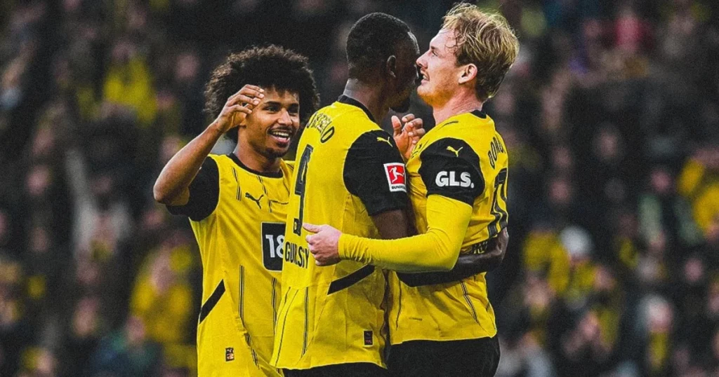 Dortmund players celebrating their goal against Werder Bremen